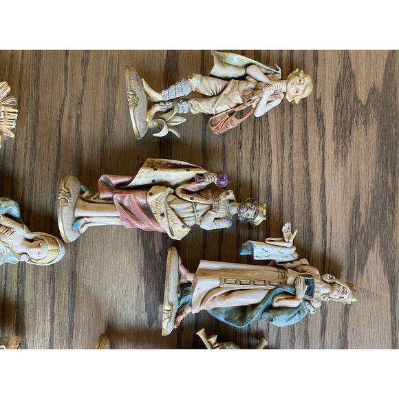 Vintage Italian Nativity Set 11 Piece Hand Painted Resin Figures Italy - Picture 5 of 8